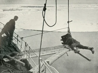 Ponting Cinematographs Łuk Terra Nova, c19101913, 1913