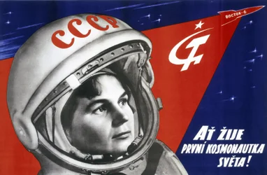 Portret rosyjskiej kosmonautki Walentyny Władimirownej Tereshkovej (ur. 1937), pierwszej kobiety w kosmosie 16 czerwca 1963