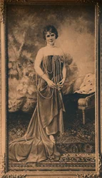 Portret kobiety w ambasadzie kubańskiej w Brukseli, Belgia, 1927.