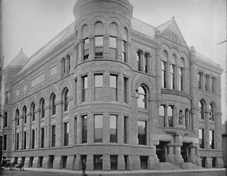 Budynek Biblioteki Publicznej, Minneapolis, Minnesota, ok. 1897.