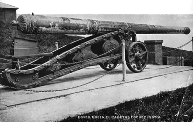 Pistolet kieszonkowy królowej Elżbiety, Dover, XX wiek