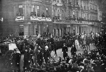 Procesja pogrzebowa królowej Wiktorii przechodząca przez Londyn, 1901