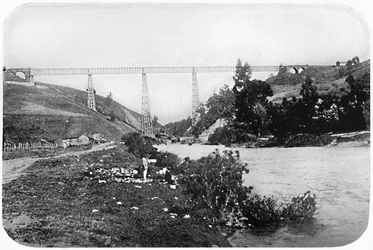 Most kolejowy nad rzeką Malleco, Araukania, 1911