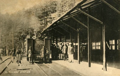 Dworzec kolejowy, ok. 1918-c1939.