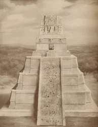 Zrekonstruowany model wspaniałej piramidy świątyni Majów w Tikal, c1935