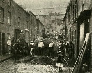 Usuwanie gruzu sprowadzonego przez powódź w St. Ives, 1901.