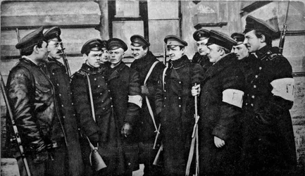 Rewolucyjni studenci po rewolucji lutowej, Rosja, 1917.