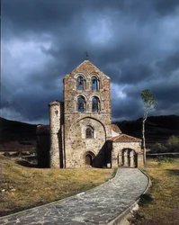 Kościół romański, San Salvador de Cantamuda