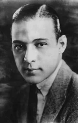 Rudolph Valentino 1895-1926, włoski aktor, ok. 1920
