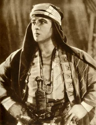 Rudolf Valentino w Szejku, 1921, 1935.