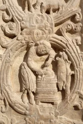 Bazylika Świętego Denisa. Portal centralny. Kalendarz rolniczy, 20150919, Saint-Denis, Francja