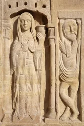 Bazylika Świętego Denisa. Portal centralny. Mądra dziewica, 20150919, Saint-Denis, Francja