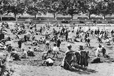 Piaskownica, Bishops Park, Fulham, Londyn, 1926-1927