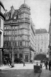 Savoy Hotel and Theatre po drugiej stronie Strand od Norfolk Street, Londyn, ok. 1930