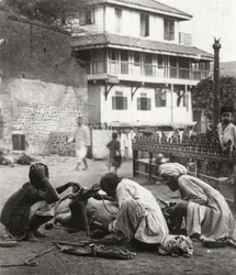 Podkuwanie byka, Indie, c1927-c1929
