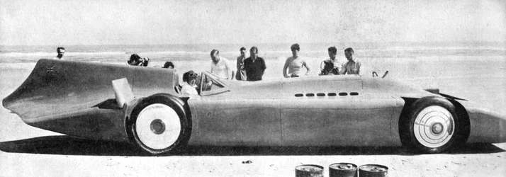 Sir Malcolm Campbell 1885-1948 w Bluebird, Daytona Beach, Floryda, 7 marca 1935 1936.