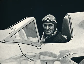 Sir Malcolm Campbell za kierownicą Bluebird, 1937