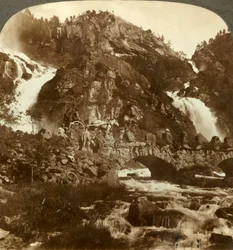 Skarafos i Lotefos przeskakujące skały, Zachodnia Norwegia, ok. 1905.