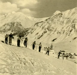 Lekcja narciarstwa, Arlberg, Austria, ok. 1935.
