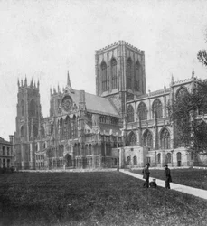 Widok na południowo-wschodni York Minster, Yorkshire, koniec XIX lub początek XX wieku