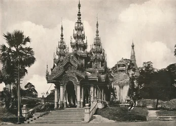 Wejście południowe do pagody Shwedagon, Rangun, 1900.