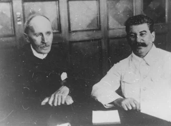 Radziecki przywódca Józef Stalin z francuskim pisarzem Romainem Rollandem, Moskwa, ZSRR, 28 czerwca 1935