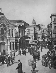 Widok ulicy w Galacie od końca mostu, Konstantynopol, 1913