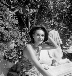 Aktorka Paola Pitagora na XXV Międzynarodowym Festiwalu Filmowym na Lido w Wenecji - 1964