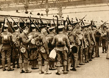 Terytoriale z obozu letniego - szkolące teriery pod Waterloo, 1914-1918, 1933.
