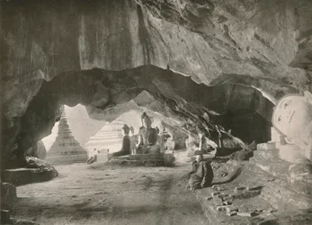 Jaskinie w Moulmein, 1900.
