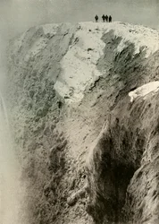 Krater Erebusa, 900 stóp głębokości i pół mili szerokości, 1908, 1909.