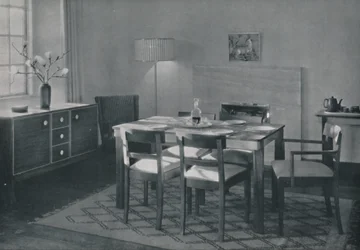 Jadalnia - meble z orzecha włoskiego i jaworu, 1942 r.