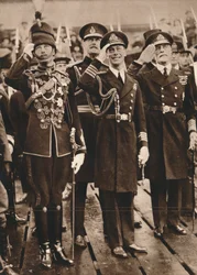 Książę Yorku i książę Henryk witający księcia Walii w Portsmouth, 1925 r