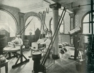 The Express Dairy Companies Hygienic Dairy w Hampstead, 1902.