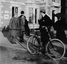 Wielki książę Michał Rosji opuszcza stację Ballater, 1900.