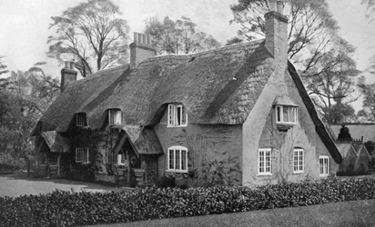 Stary domek, Canford, Dorset, 1924-1926