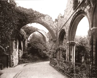 Ruiny w Canterbury, Kent, 1894.