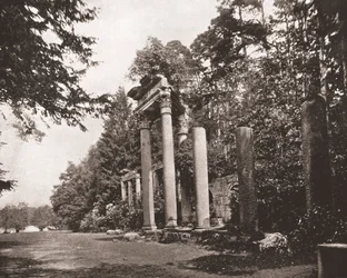Świątynia Augusta w Virginia Water, Surrey, 1894.