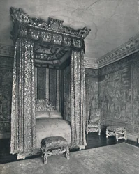 Ambasadorzy Wenecji Rom w Knole. Łóżko wykonane dla Jakuba I, Krzesło i Stołki z