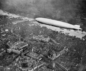 Sterowiec Graf Zeppelin nad Londynem, sierpień 1931 1936