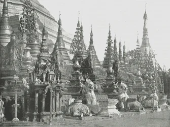 Podstawa Wielkiej Pagody, Rangun, Birma, 1895.