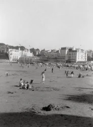 Plaża, Dinard, Bretania, XX wiek