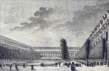 Ogrody Palais Royal w Paryżu.