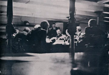 Scena na Zwycięstwie w sądzie wojennym, 1906