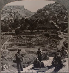 Młócenie na dachu, z widokiem na dolinę Kedron, ok. 1900