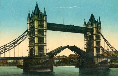 Tower Bridge, Londyn, ok. 1910.