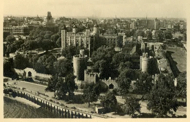 Wieża w Londynie. Widok ogólny od południa, ok. 1920 r.