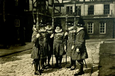 Tower of London Yeoman Warders, ok. 1920 r.