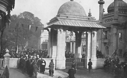 Odsłonięcie Indyjskiej Bramy Pamięci przez Maharadża Patiala, 26 października 1921, 1939.
