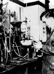 Wallace Hume Carothers, amerykański chemik przemysłowy, c1927-1937